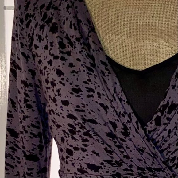 Ann Taylor Purple Cheetah 3/4 Sleeves Surplice - Picture 3 of 9